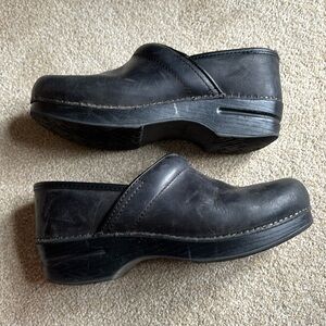 Dansko Matte Black Oiled Nursing Chef Professional Slip-On Clogs pre-owned